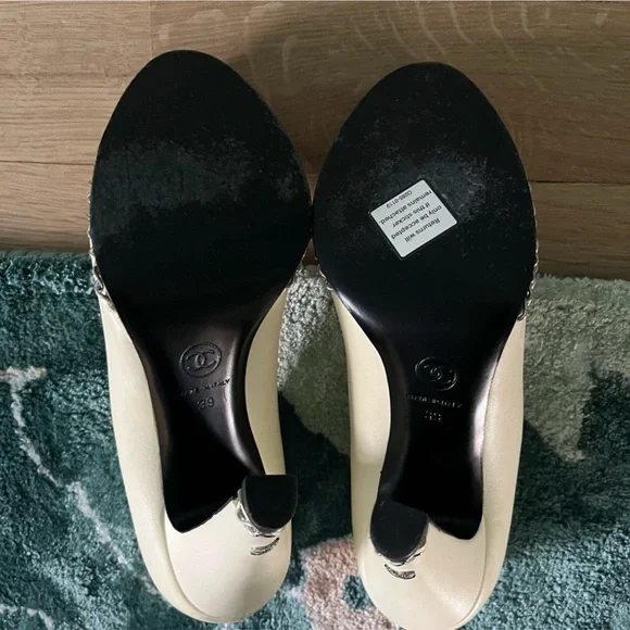 Chanel - Picture 7 of 7